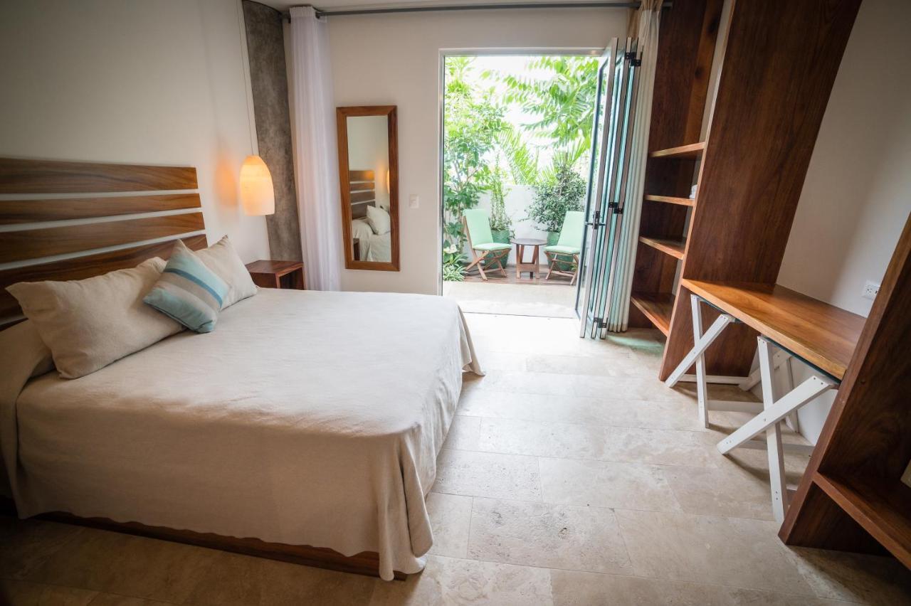 Anjali Casa Divina Hotel ซายูลิตา ภายนอก รูปภาพ
